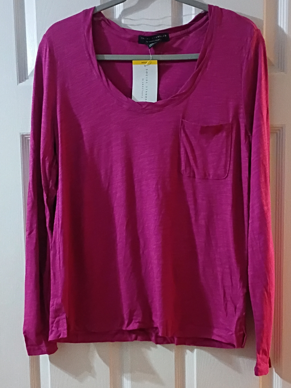 Everyday Scoop Neck Long Sleeve Pocket Tee - Magenta